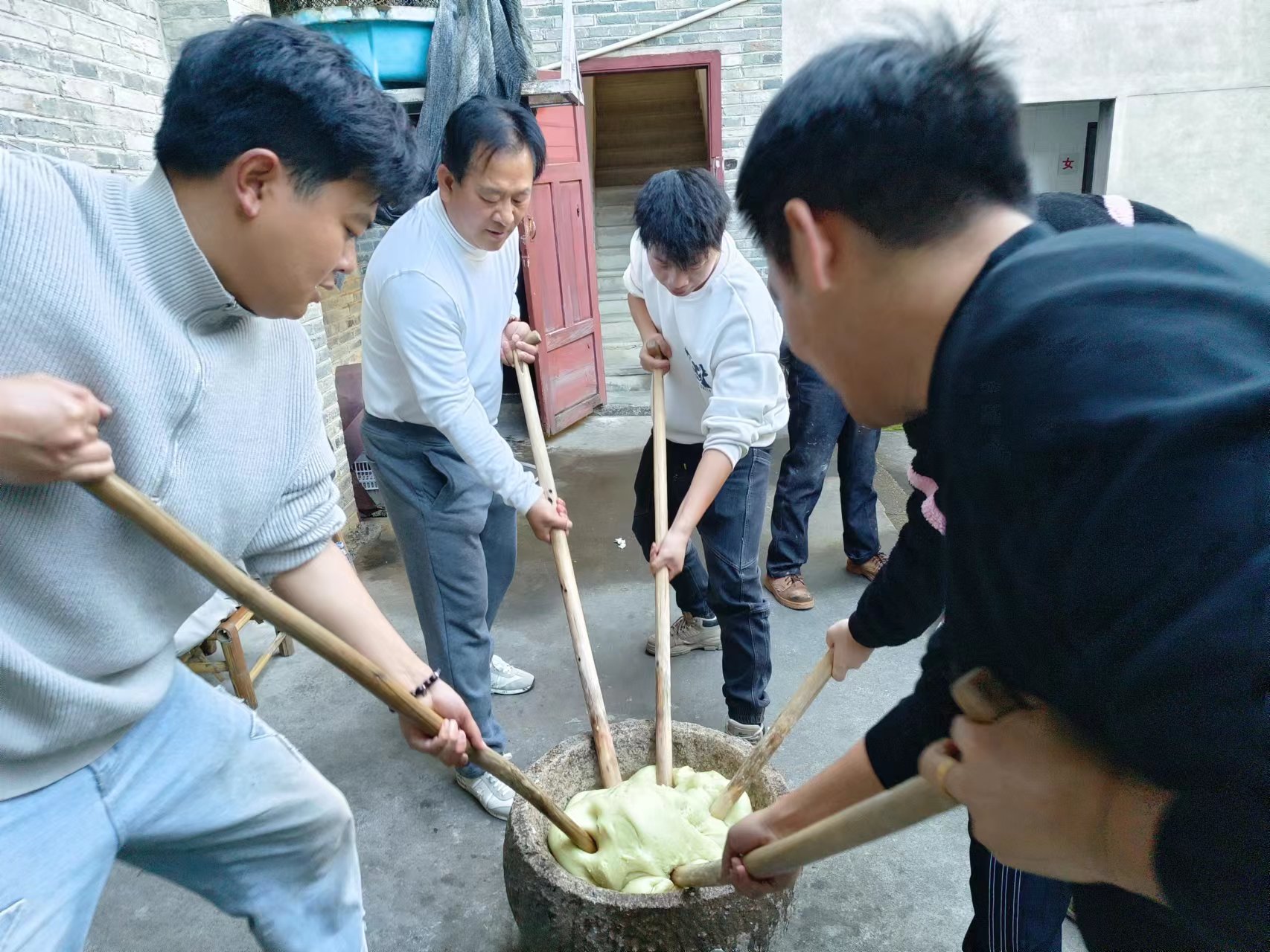 易順建工集團：體驗黃粿制作，傳承傳統文化